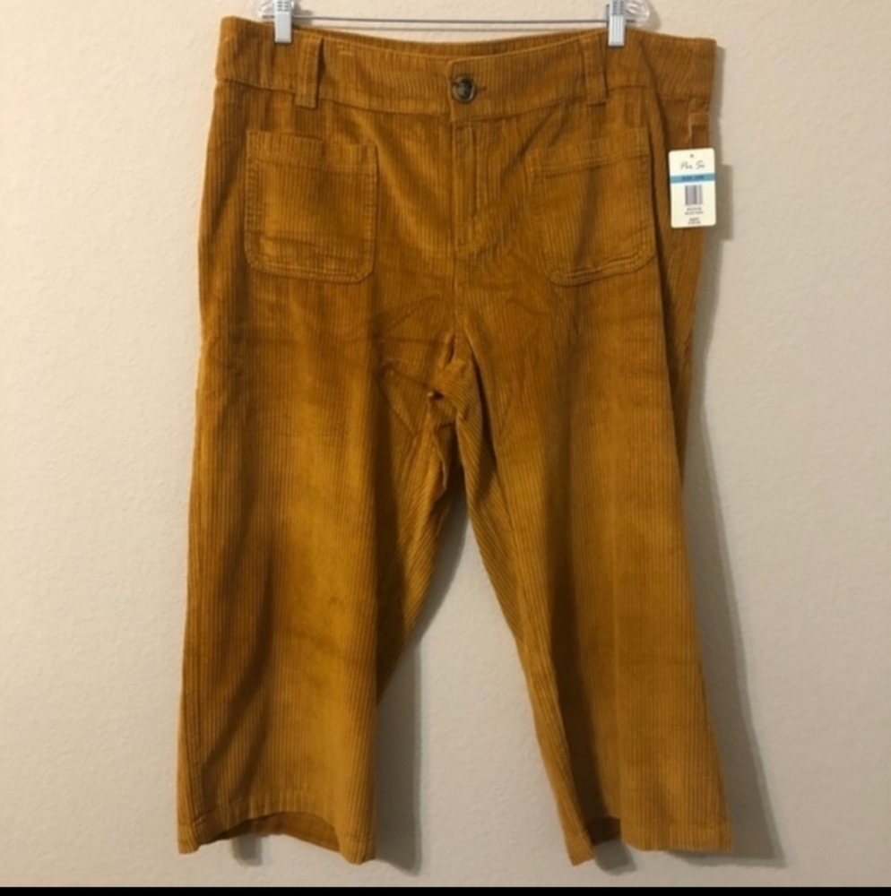 Per Se Cordoroy Capris Plus Size